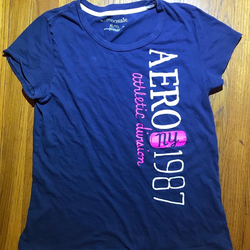 Navy Aeropostale tee - like new